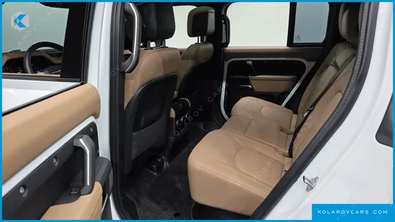 LAND ROVER DEFENDER 110 D300 X-DYNAMIC HSE