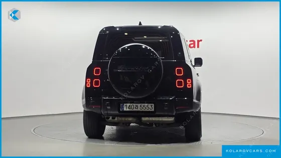 LAND ROVER DEFENDER 110 D300 X-DYNAMIC HSE