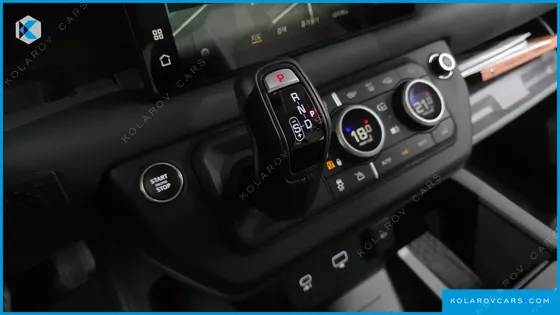 LAND ROVER DEFENDER 110 D300 X-DYNAMIC HSE