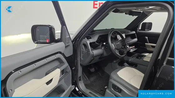 LAND ROVER DEFENDER 110 D300 X-DYNAMIC HSE