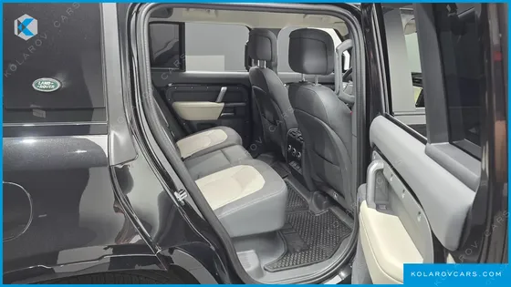 LAND ROVER DEFENDER 110 D300 X-DYNAMIC HSE