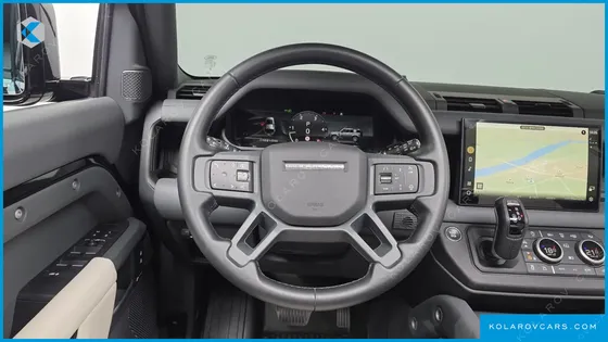 LAND ROVER DEFENDER 110 D300 X-DYNAMIC HSE