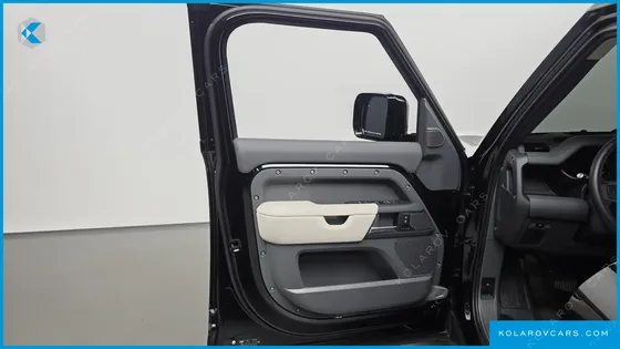 LAND ROVER DEFENDER 110 D300 X-DYNAMIC HSE