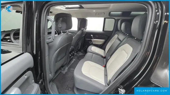 LAND ROVER DEFENDER 110 D300 X-DYNAMIC HSE