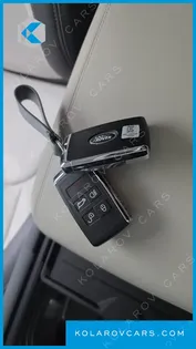 LAND ROVER DEFENDER 110 D300 X-DYNAMIC HSE