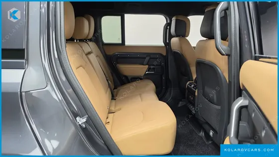 LAND ROVER DEFENDER 110 P300 X-DYNAMIC SE
