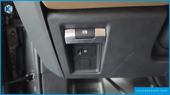 LAND ROVER DEFENDER 110 P300 X-DYNAMIC SE