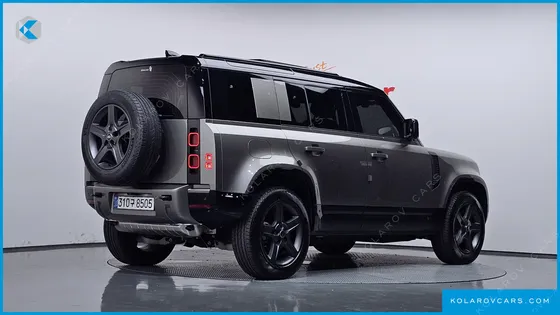 LAND ROVER DEFENDER 110 P300 X-DYNAMIC SE