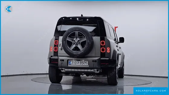 LAND ROVER DEFENDER 110 P300 X-DYNAMIC SE