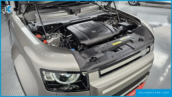 LAND ROVER DEFENDER 110 P300 X-DYNAMIC SE