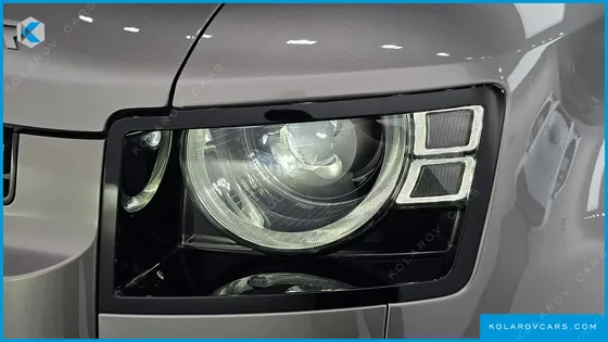 LAND ROVER DEFENDER 110 P300 X-DYNAMIC SE