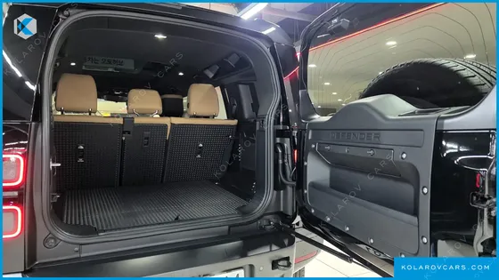 LAND ROVER DEFENDER 110 P300 X-DYNAMIC SE