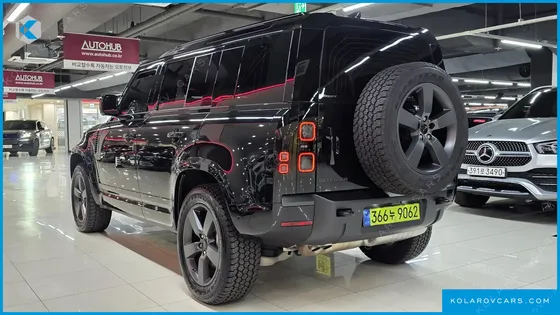 LAND ROVER DEFENDER 110 D300 X-DYNAMIC HSE