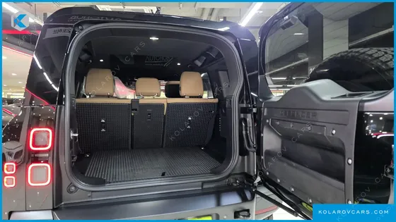 LAND ROVER DEFENDER 110 D300 X-DYNAMIC HSE