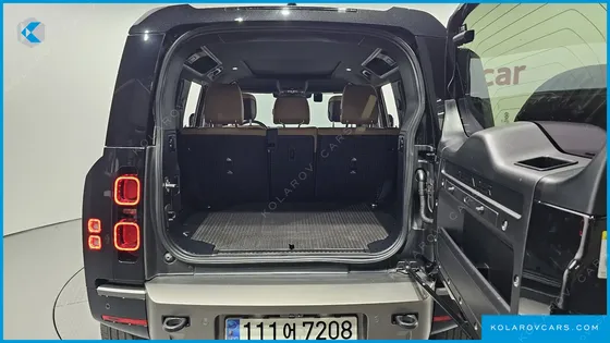 LAND ROVER DEFENDER 110 D300 X-DYNAMIC HSE