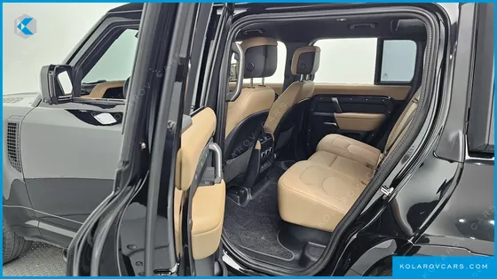 LAND ROVER DEFENDER 110 D300 X-DYNAMIC HSE