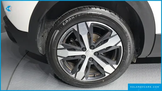 PEUGEOT 3008 1.5 BLUEHDI ALLURE