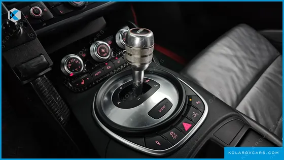 AUDI R8 5.2 V10 COUPE