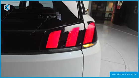 PEUGEOT 5008 1.6 BLUEHDI ALLURE