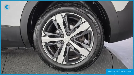 PEUGEOT 5008 1.6 BLUEHDI ALLURE