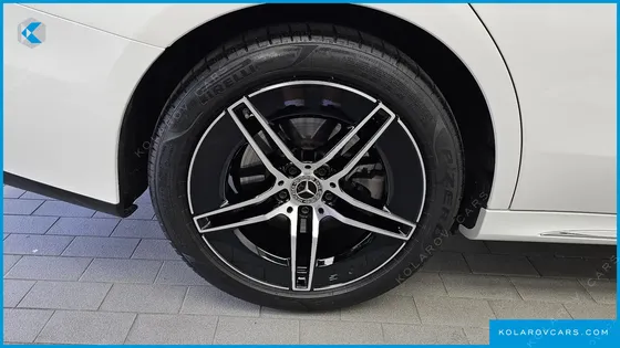 MERCEDES E-CLASS E300 4MATIC AMG LINE