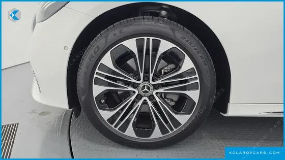 MERCEDES E-CLASS E220D 4MATIC EXCLUSIVE