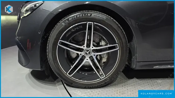 MERCEDES E-CLASS E300 4MATIC AMG LINE