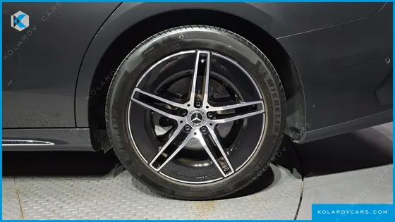 MERCEDES E-CLASS E300 4MATIC AMG LINE