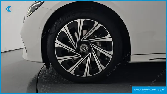 MERCEDES E-CLASS E300 4MATIC EXCLUSIVE