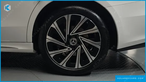 MERCEDES E-CLASS E300 4MATIC EXCLUSIVE
