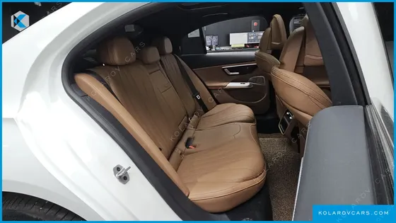 MERCEDES E-CLASS E300 4MATIC AMG LINE