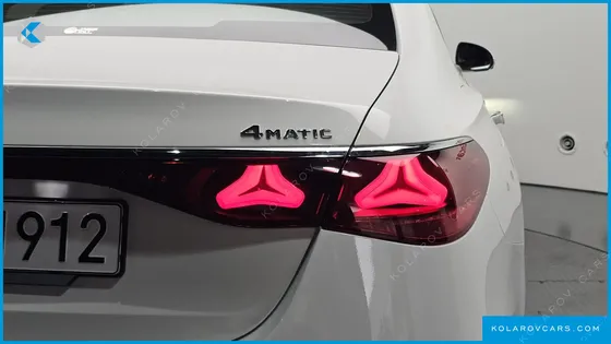 MERCEDES E-CLASS E300 4MATIC AMG LINE