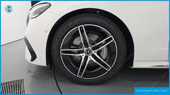 MERCEDES E-CLASS E300 4MATIC AMG LINE