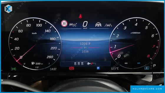 MERCEDES E-CLASS E300 4MATIC AMG LINE