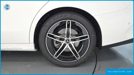 MERCEDES E-CLASS E300 4MATIC AMG LINE
