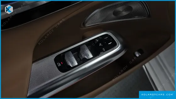 MERCEDES E-CLASS E300 4MATIC AMG LINE