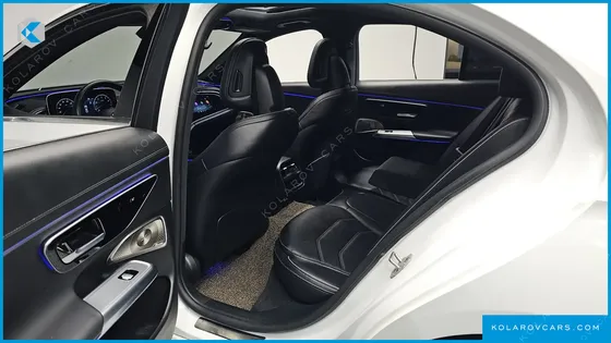 MERCEDES E-CLASS E300 4MATIC AMG LINE