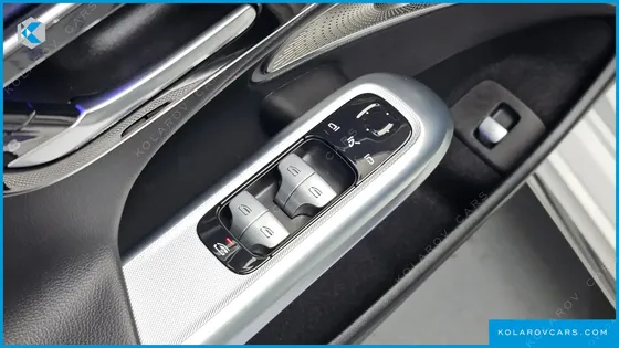 MERCEDES E-CLASS E300 4MATIC AMG LINE