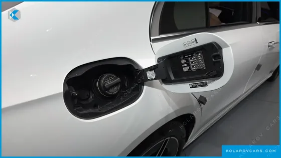 MERCEDES E-CLASS E300 4MATIC AMG LINE