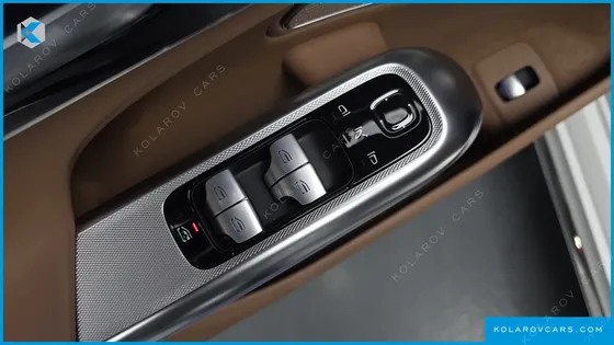 MERCEDES E-CLASS E300 4MATIC AMG LINE