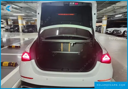 MERCEDES E-CLASS E300 4MATIC AMG LINE