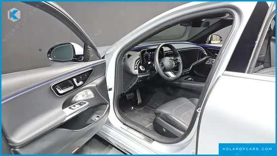 MERCEDES E-CLASS E300 4MATIC AMG LINE