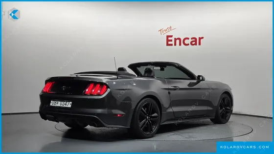 FORD MUSTANG CONVERTIBLE