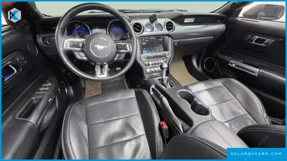 FORD MUSTANG CONVERTIBLE