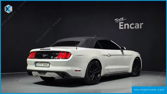 FORD MUSTANG CONVERTIBLE