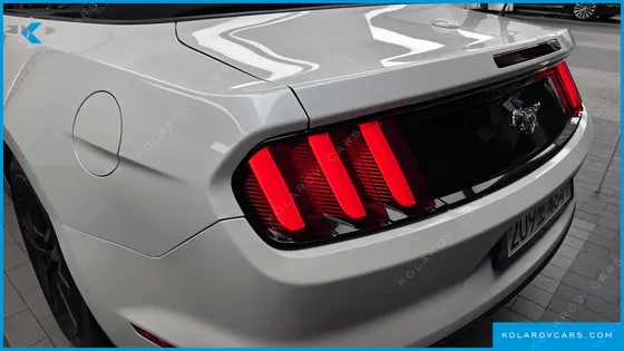 FORD MUSTANG CONVERTIBLE