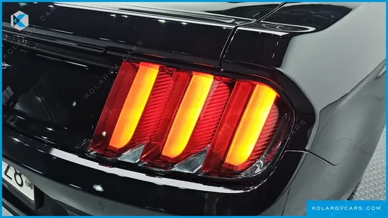 FORD MUSTANG COUPE