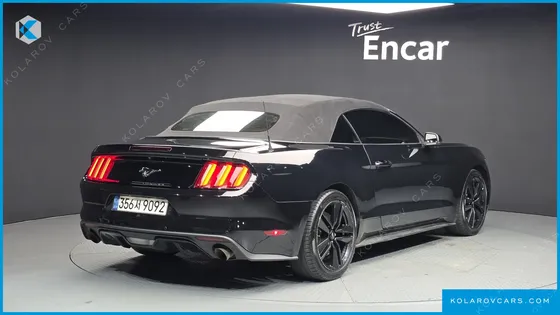 FORD MUSTANG CONVERTIBLE