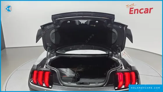 FORD MUSTANG COUPE