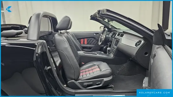FORD MUSTANG CONVERTIBLE